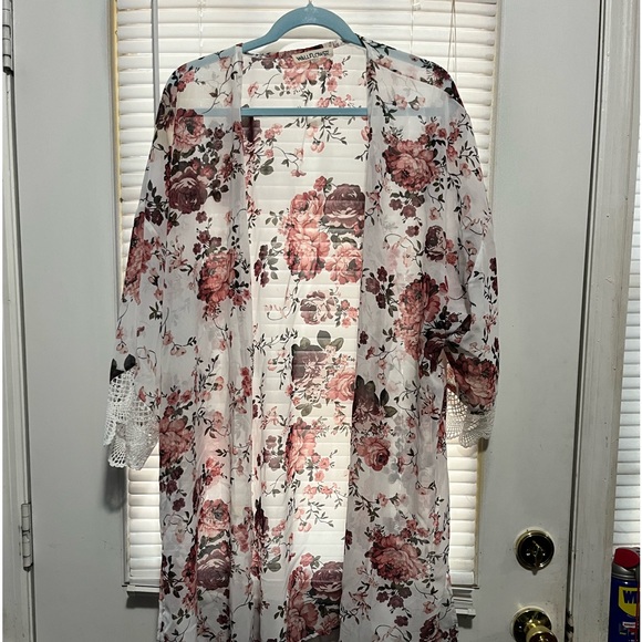 Sweaters - Floral cardigan